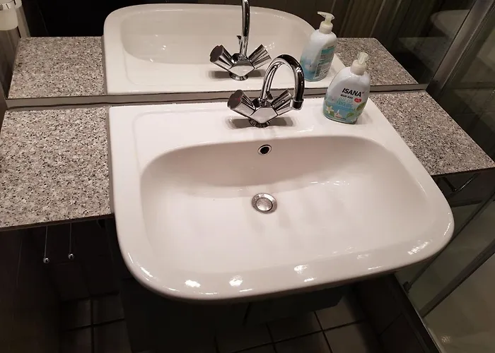 Проживание в семье Gaestehaus Uwe&heidi