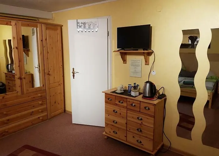 Проживание в семье Gaestehaus Uwe&heidi